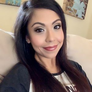 Meet your Posher, Pamela